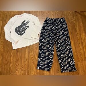 Joe Fresh boys’ 10/12 pyjama set, guitar lightning graphic, fleece, blue cream